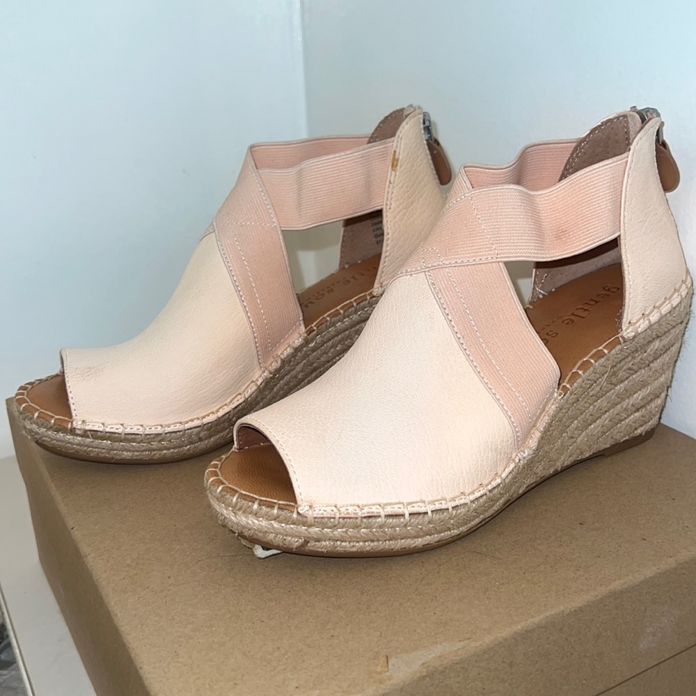 SALE โจ Kenneth Cole Charli Suede Cross Elastic Espadrille Wedge Heels Blush Pink - Picture 3 of 13